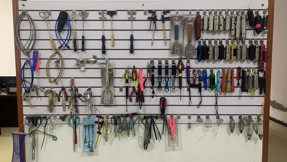 BCS Pro Angler Fish Lip Gripper with Safety Lanyard